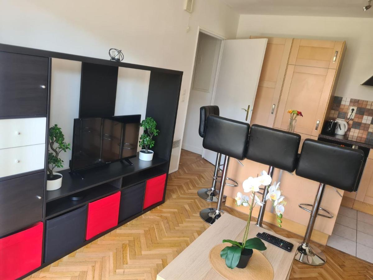 Appartement Avec Rez De Jardin A Disneyland Монтеврен Екстер'єр фото