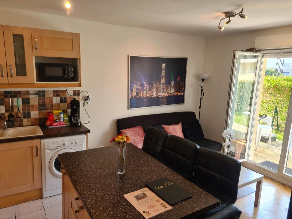 Appartement Avec Rez De Jardin A Disneyland Монтеврен Екстер'єр фото