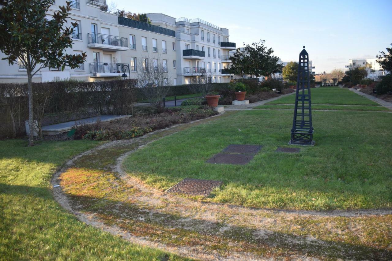Appartement Avec Rez De Jardin A Disneyland Монтеврен Екстер'єр фото